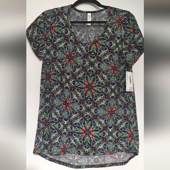 LuLaRoe Tops - Lularoe Classic T